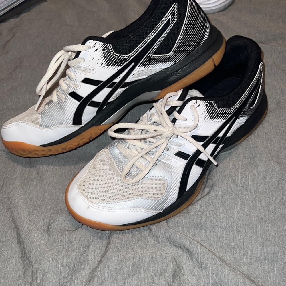 ASICS women’s volleyball sneakers
